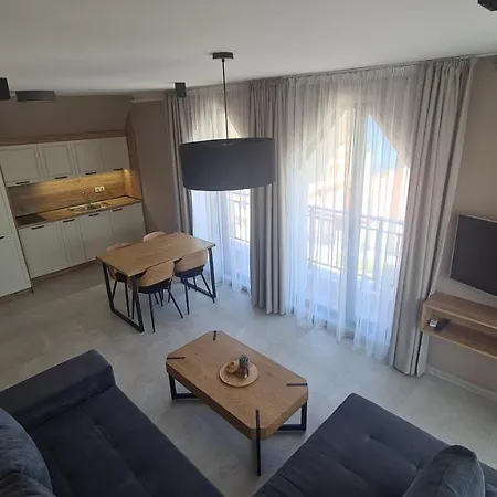 Nea Апартамент *