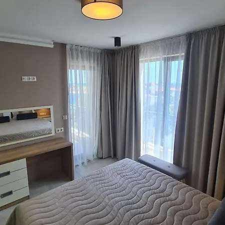 Nea Apartment *