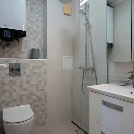 Nea * 阿赫托波尔