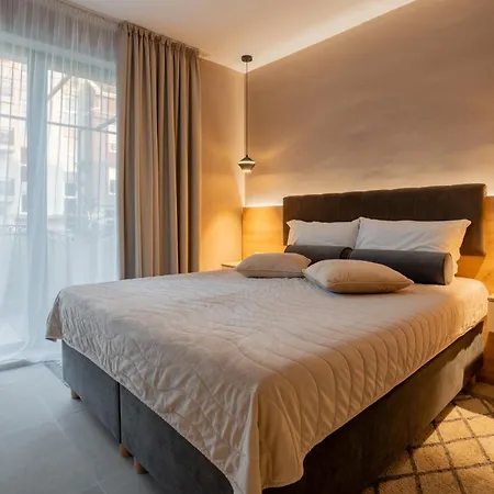 Nea * 阿赫托波尔